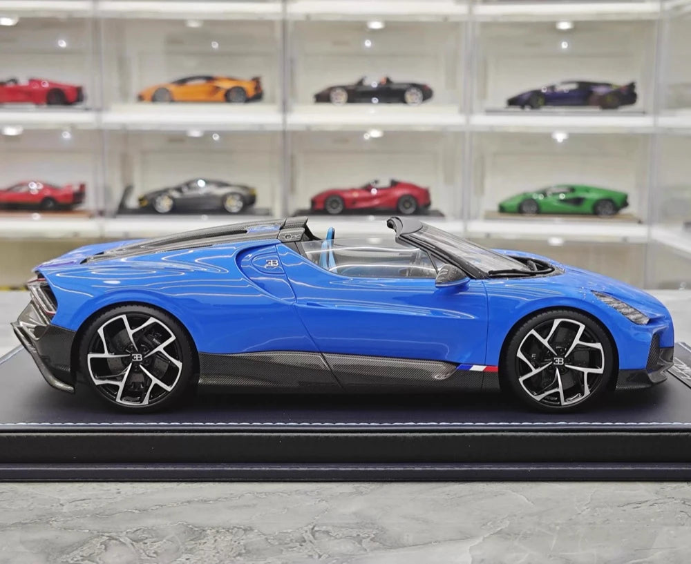 [MR Collection] 1:18 Bugatti W16 Mistral Roadster Blue Model Car Resin