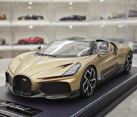 [MR Collection] 1:18 Bugatti W16 Mistral Roadster Gold Model Car Resin
