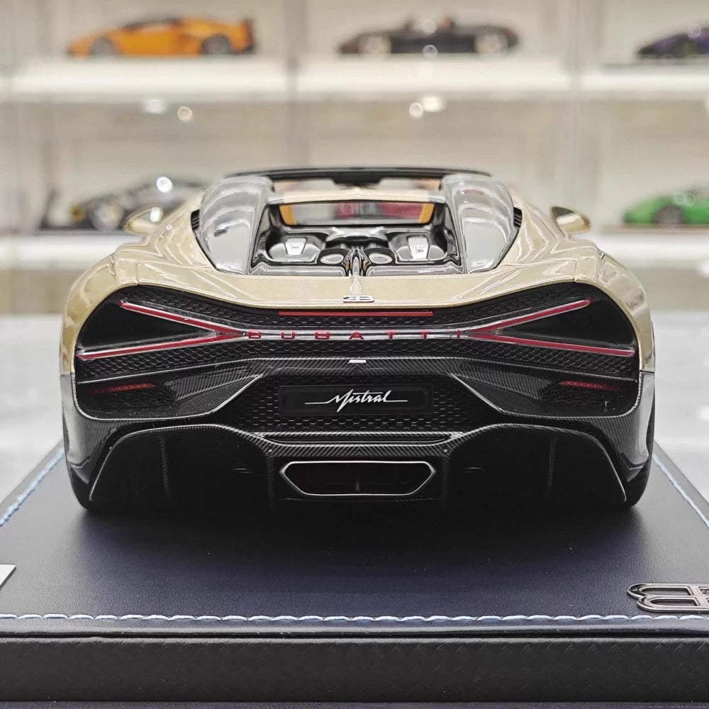 [MR Collection] 1:18 Bugatti W16 Mistral Roadster ゴールド モデルカー レジン