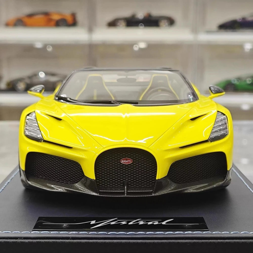 [MR Collection] 1:18 Bugatti W16 Mistral Roadster Yellow Model Car Resin
