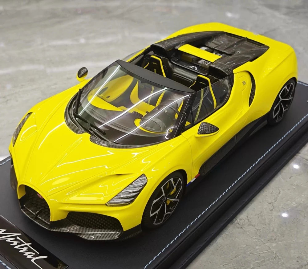 [MR Collection] 1:18 Bugatti W16 Mistral Roadster Yellow Model Car Resin