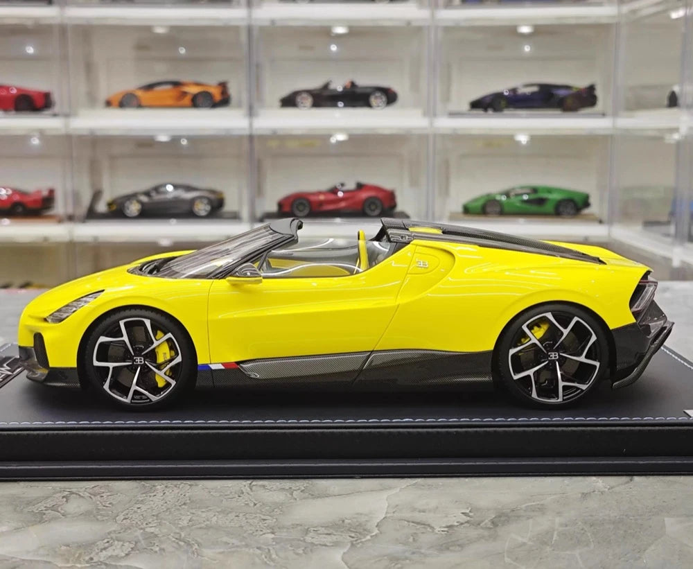 [MR Collection] 1:18 Bugatti W16 Mistral Roadster Yellow Model Car Resin