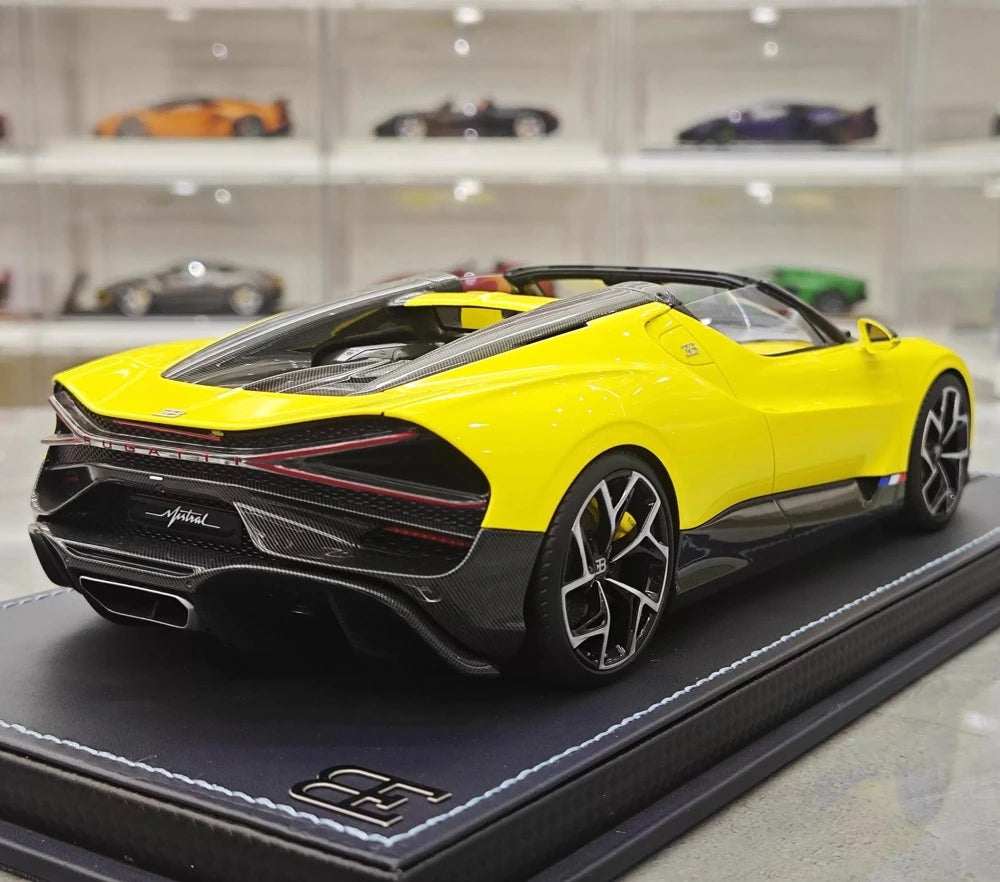 [MR Collection] 1:18 Bugatti W16 Mistral Roadster Yellow Model Car Resin