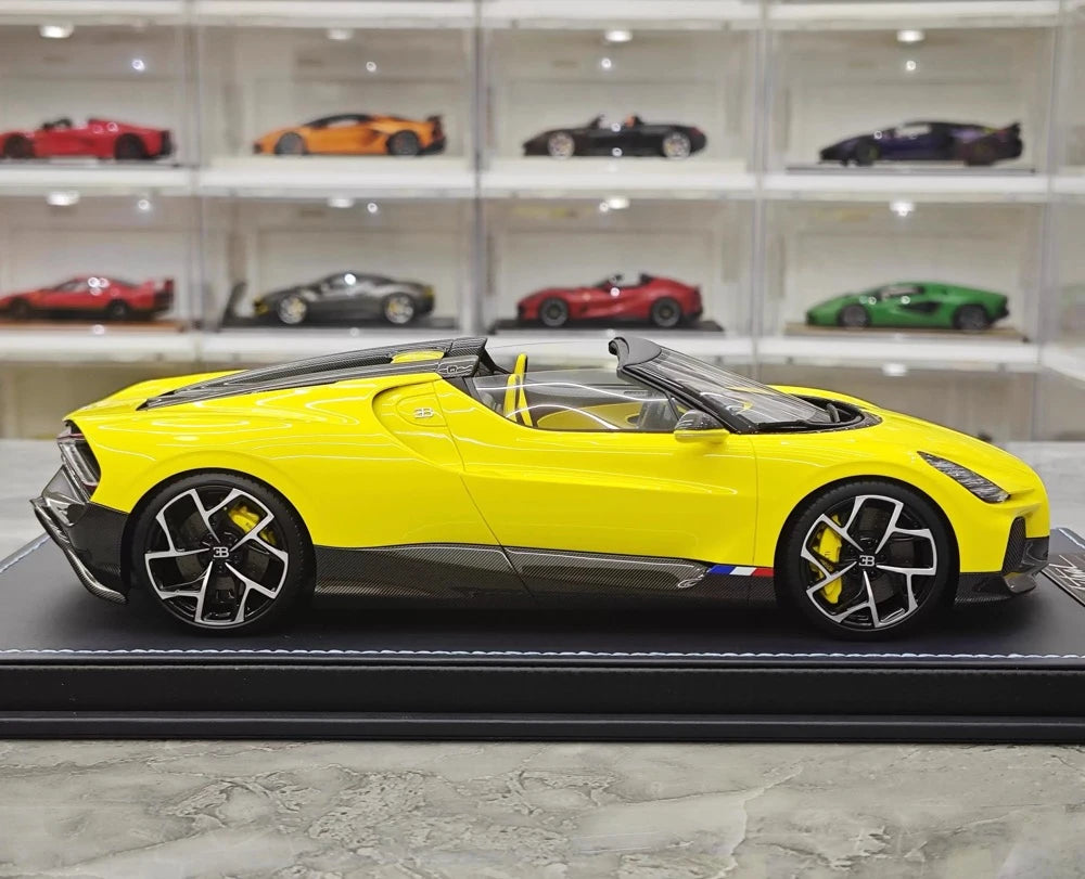 [MR Collection] 1:18 Bugatti W16 Mistral Roadster Yellow Model Car Resin