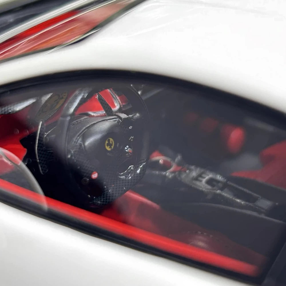 [MR Collection] 1:18 Ferrari 2021 812 Competizione bianco modellino di auto resina