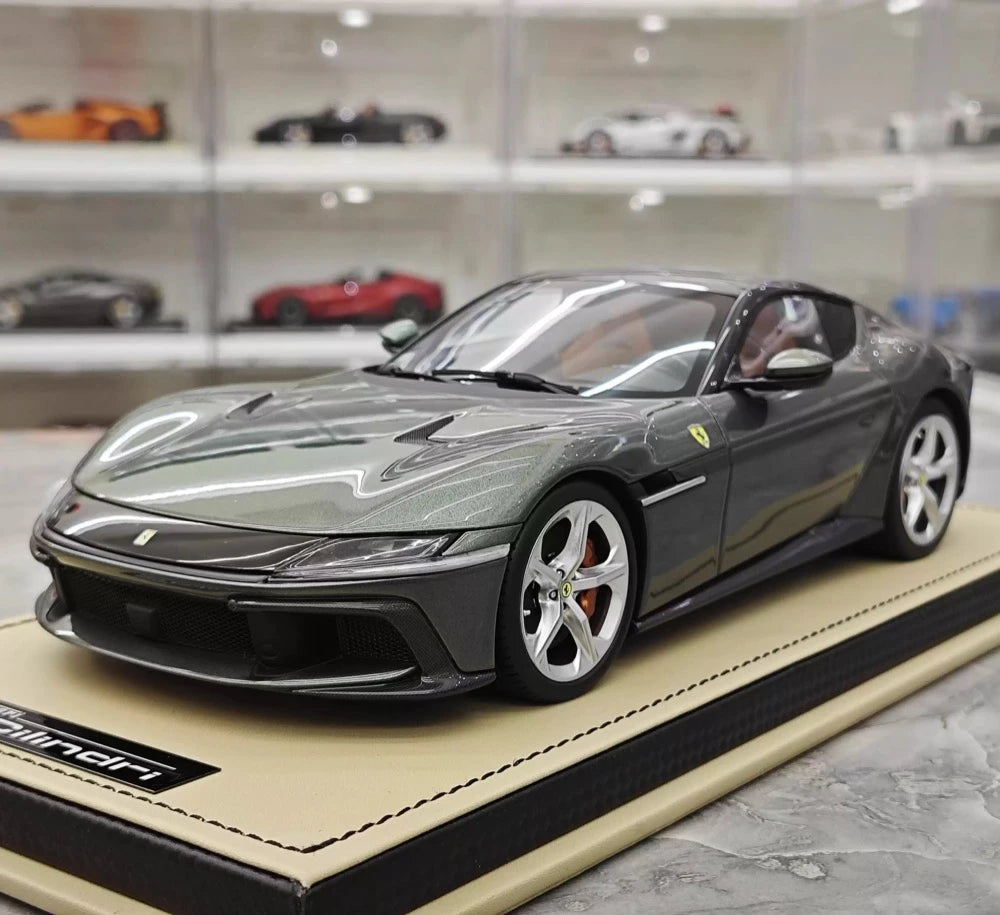 [MR Collection] 1:18 Ferrari 2024 12Cilindri verde modellino di auto resina