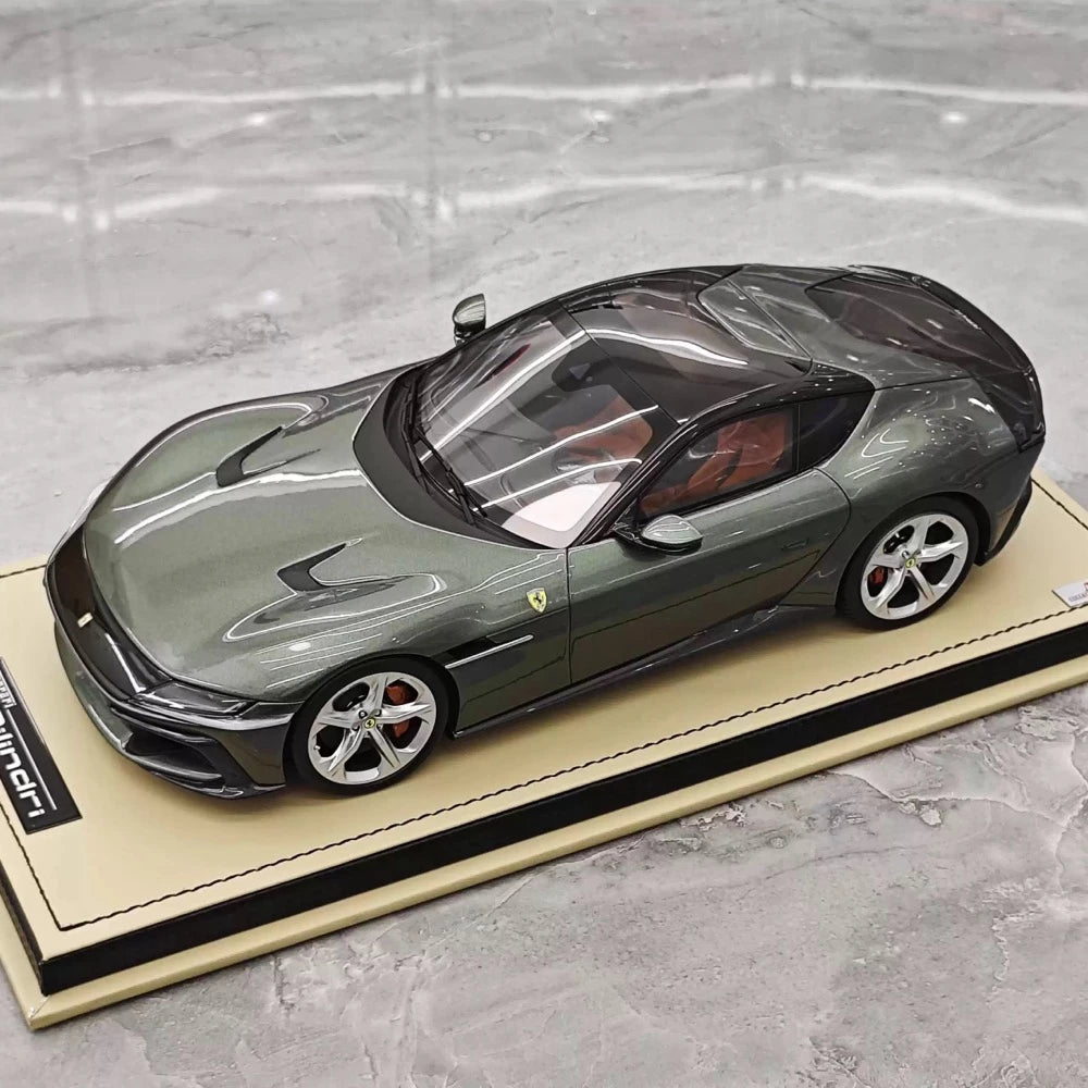 [MR Collection] 1:18 Ferrari 2024 12Cilindri verde modellino di auto resina