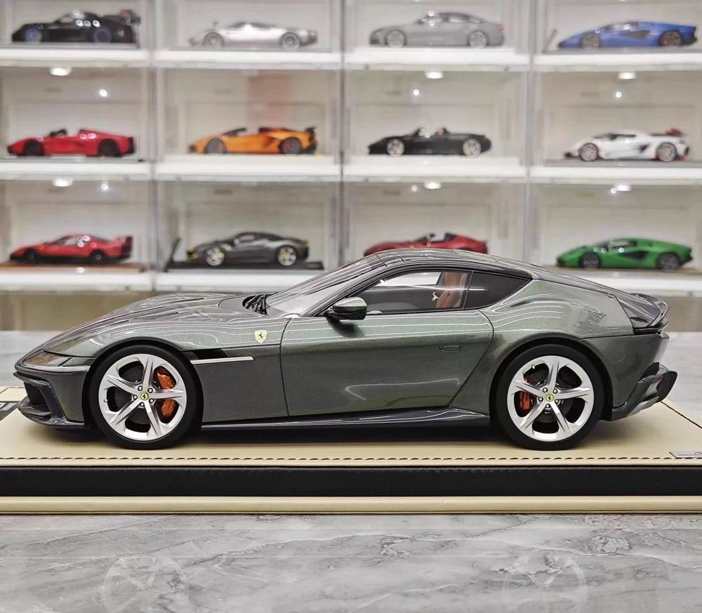 [MR Collection] 1:18 Ferrari 2024 12Cilindri verde modellino di auto resina