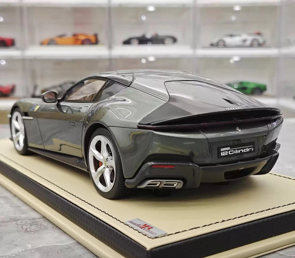 [MR Collection] 1:18 Ferrari 2024 12Cilindri verde modellino di auto resina