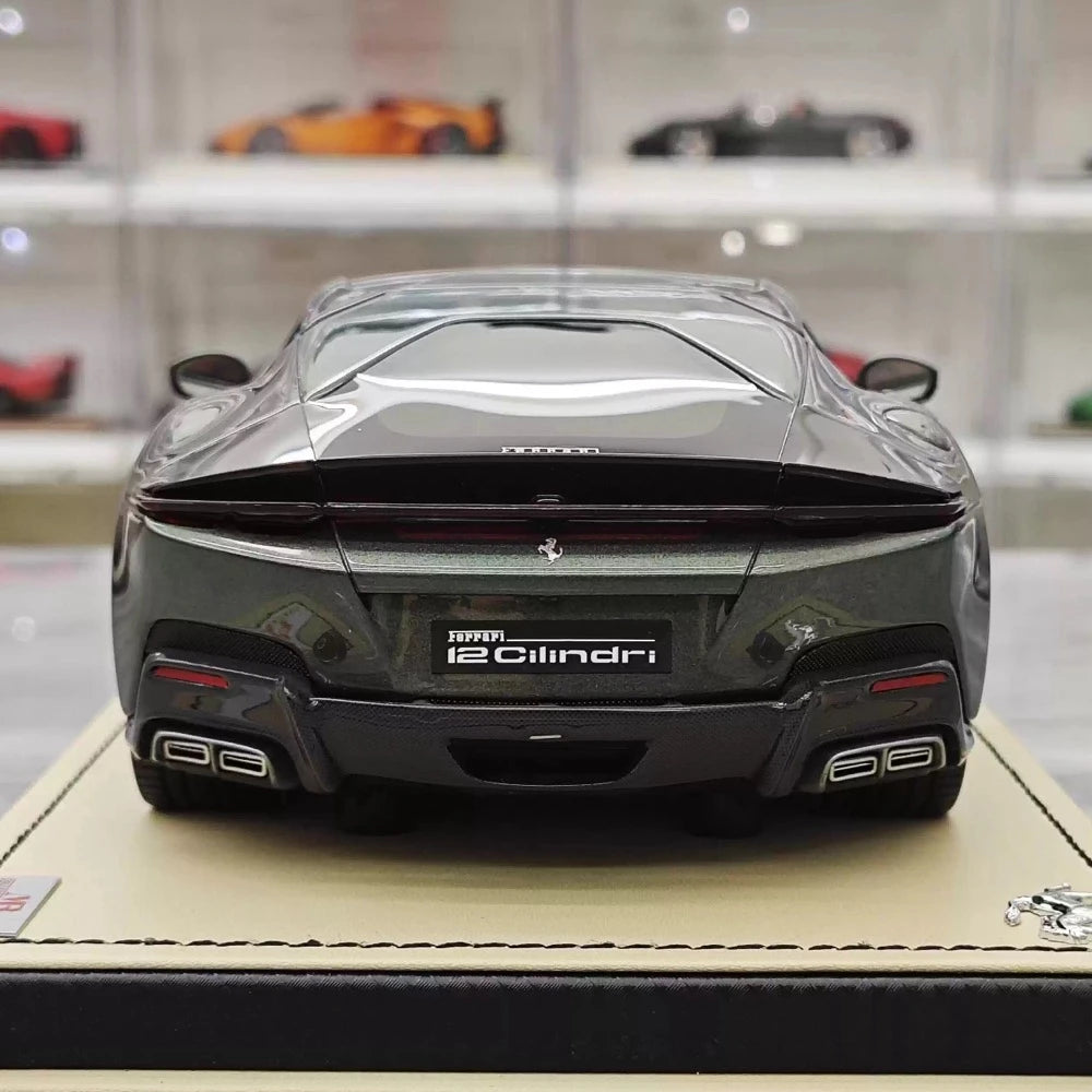 [MR Collection] 1:18 Ferrari 2024 12Cilindri verde modellino di auto resina