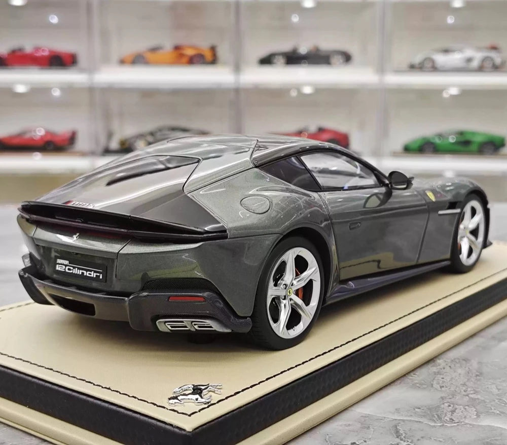 [MR Collection] 1:18 Ferrari 2024 12Cilindri verde modellino di auto resina