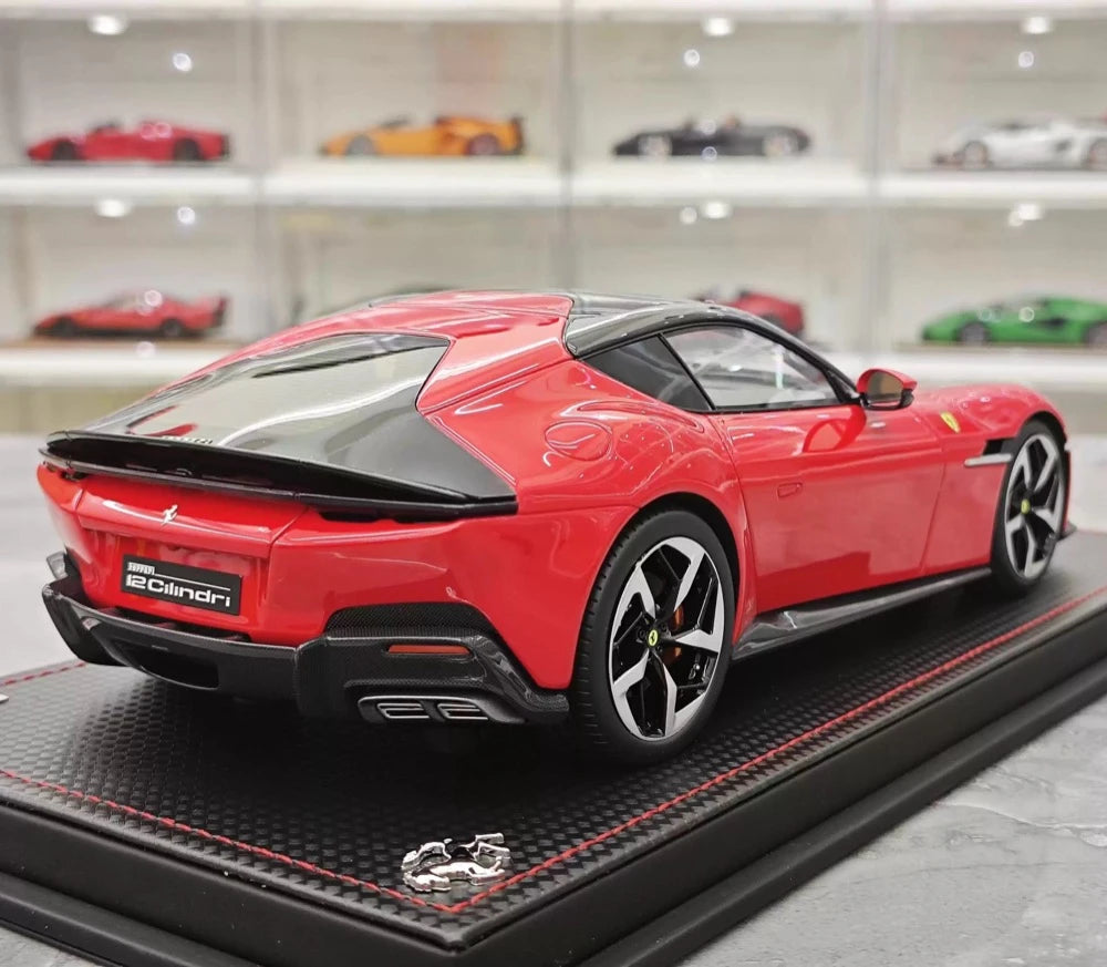 [MR Collection] 1:18 Ferrari 2024 12Cilindri punainen pienoismalli Hartsi