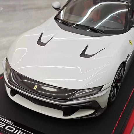 [MR Collection] 1:18 Ferrari 2024 12Cilindri wit modelauto Hars