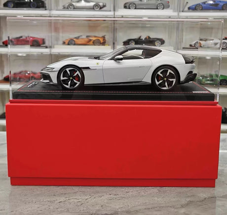 [MR Collection] 1:18 Ferrari 2024 12Cilindri wit modelauto Hars