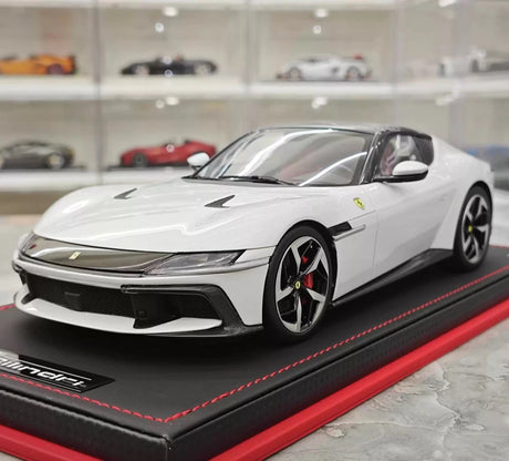 [MR Collection] 1:18 Ferrari 2024 12Cilindri wit modelauto Hars