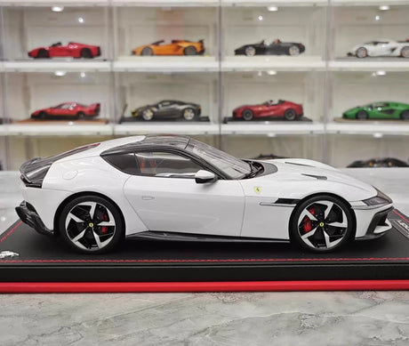 [MR Collection] 1:18 Ferrari 2024 12Cilindri wit modelauto Hars