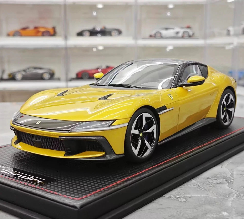[MR Kollektion] 1:18 Ferrari 2024 12Cilindri gul modellbil harts