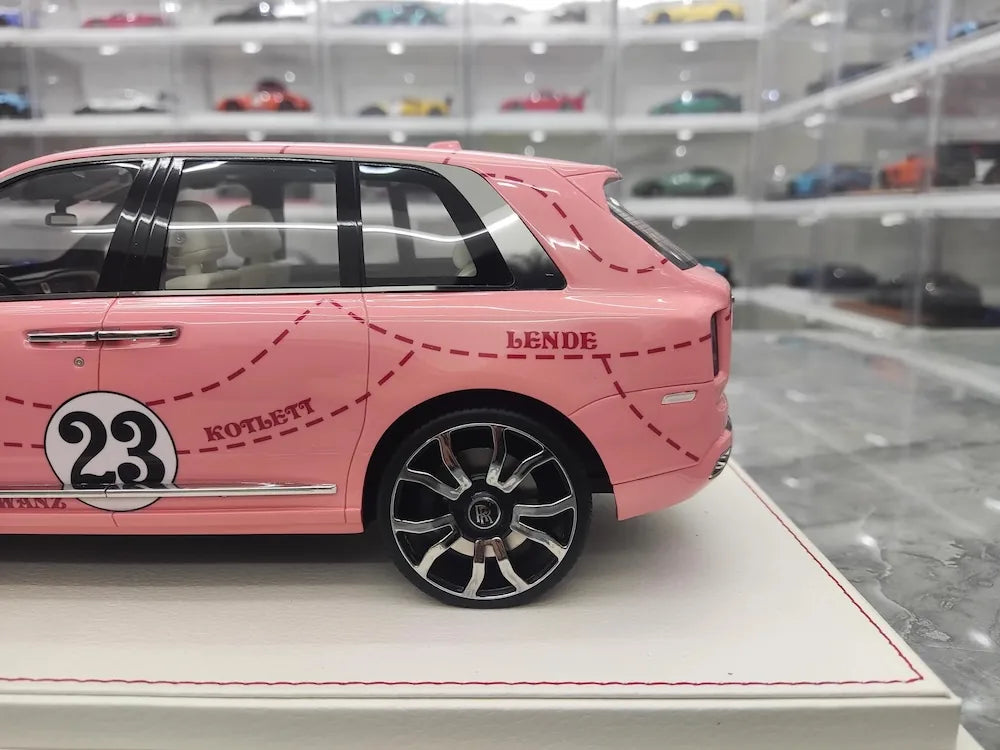 [NCM] 1:18 Rolls-Royce 2018 Cullinan Pink Pig Model Car Resin