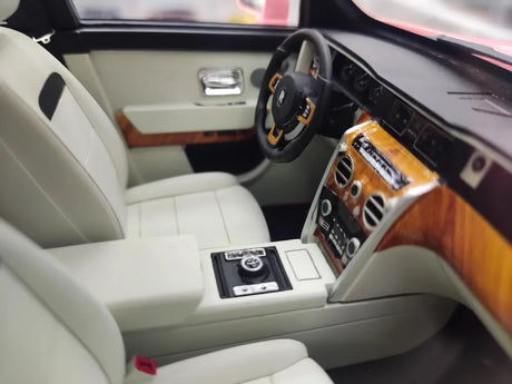[NCM] 1:18 Rolls-Royce 2018 Cullinan Pink Pig Model Car Resin