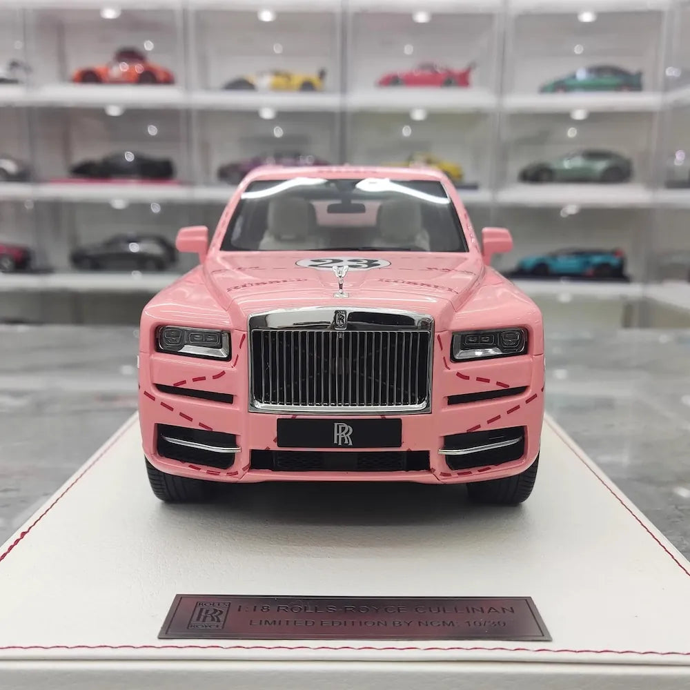 [NCM] 1:18 Rolls-Royce 2018 Cullinan Pink Pig Model Car Resin