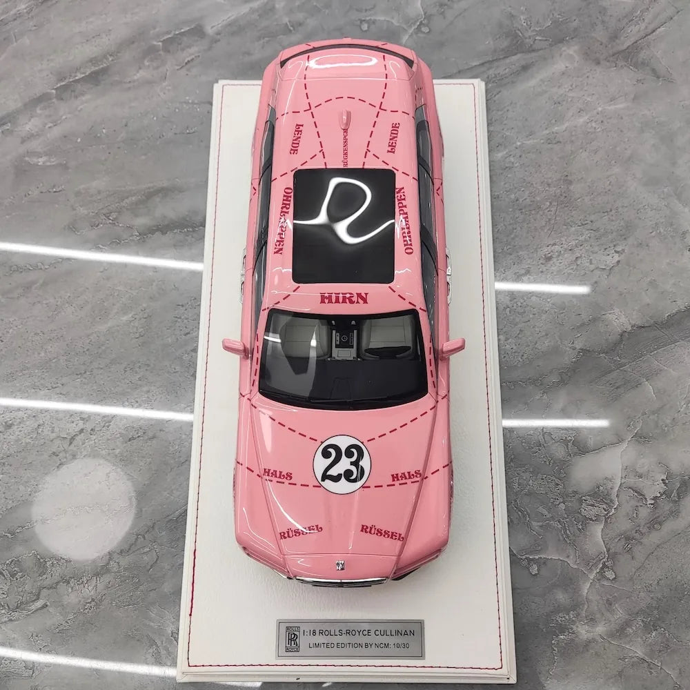 [NCM] 1:18 Rolls-Royce 2018 Cullinan Pink Pig Model Car Resin