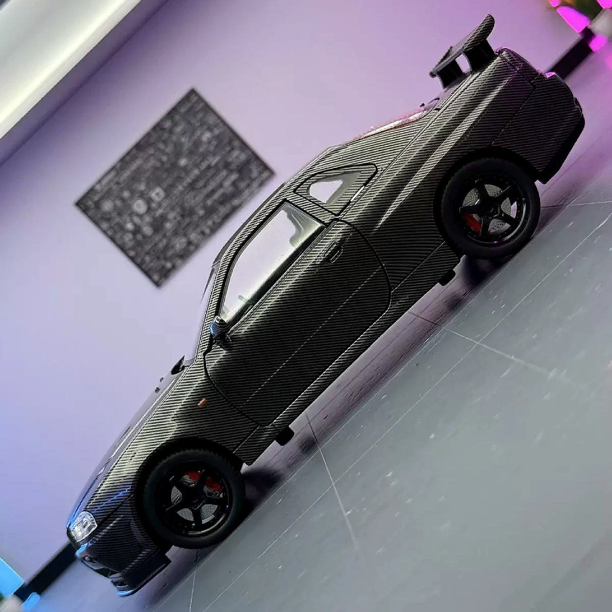 Nissan 1999 Skyline GT-R R34 zwart 1:24 – diecast displaymodel