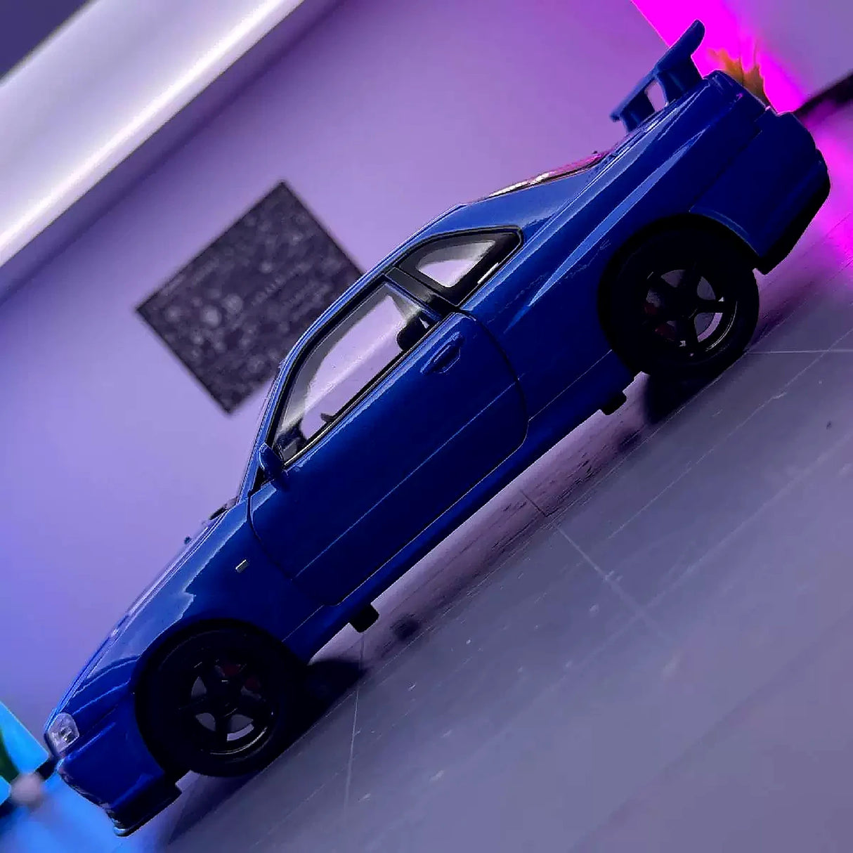 Nissan 1999 Skyline GT-R R34 blauw 1:24 – diecast displaymodel