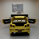 Nissan 1999 Skyline GT-R R34 goud 1:24 – diecast displaymodel
