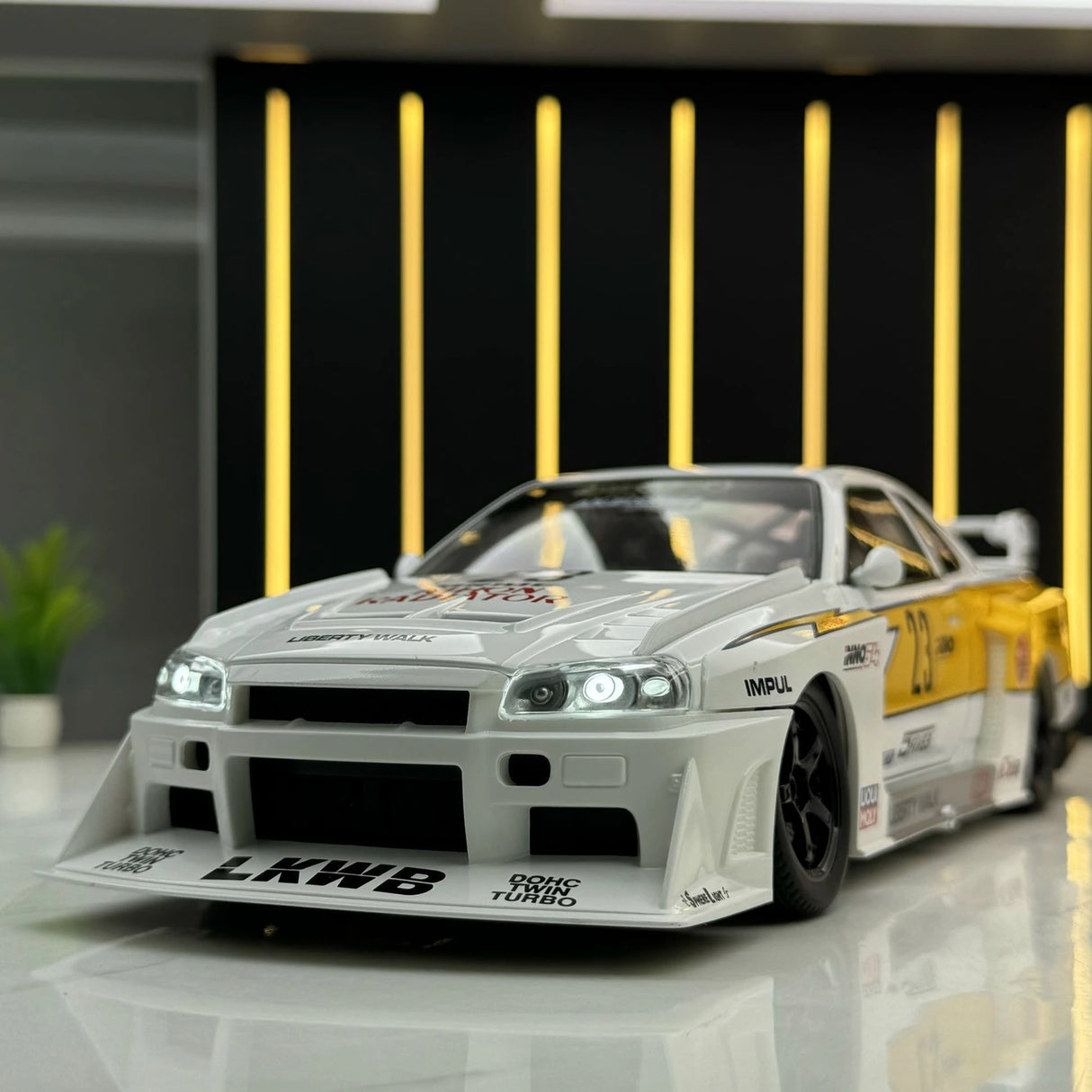 Nissan 1999 Skyline GT-R R34 LBWK wit #23 1:24 diecast displaymodel - aanzicht 1