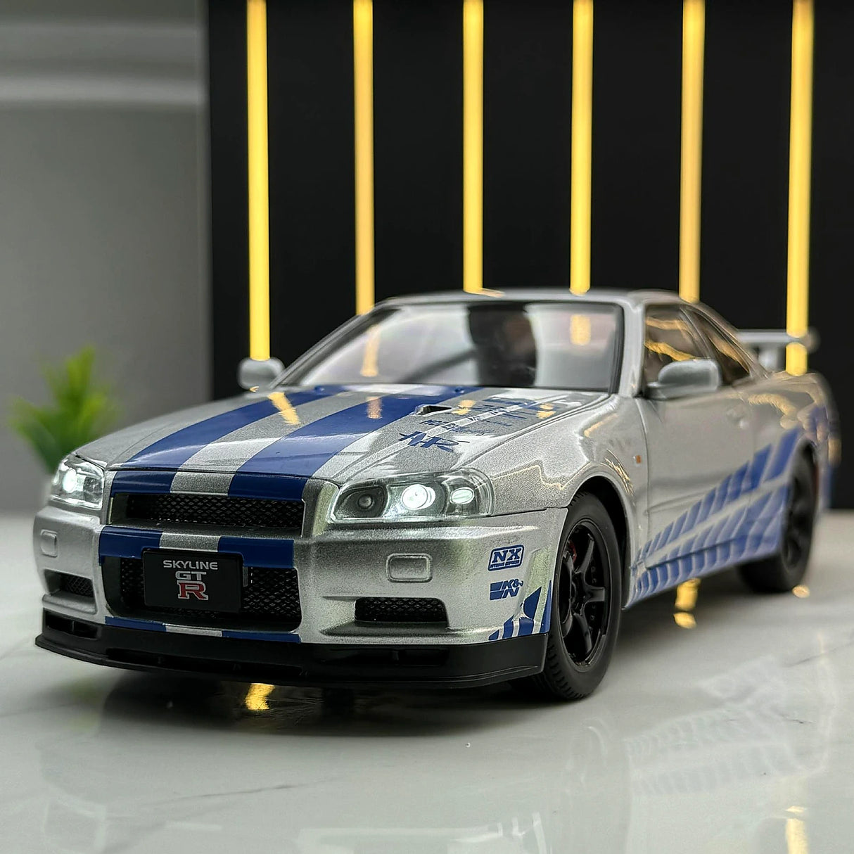Nissan 1999 Skyline GT-R R34 zilver 1:24 – diecast displaymodel