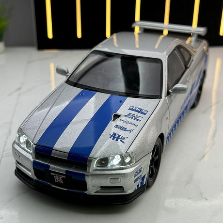 Nissan 1999 Skyline GT-R R34 zilver 1:24 – diecast displaymodel