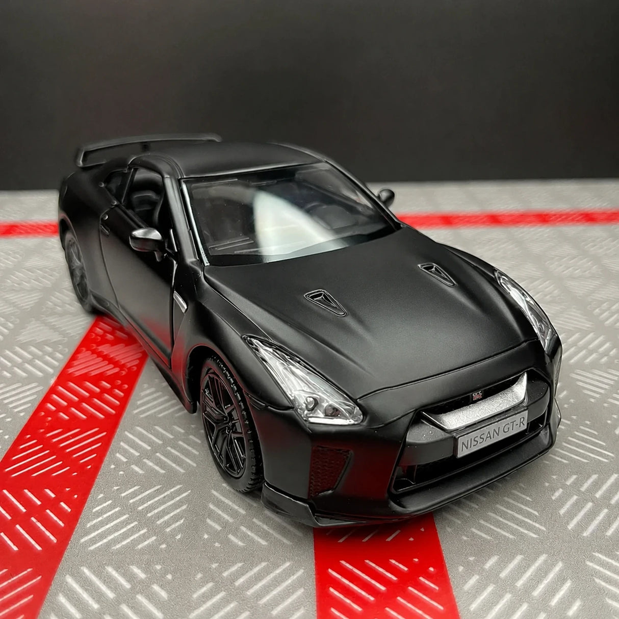 Nissan 2007 GT-R R35 무광 블랙 1:36 – 다이캐스트 디스플레이 모델 다이캐스트