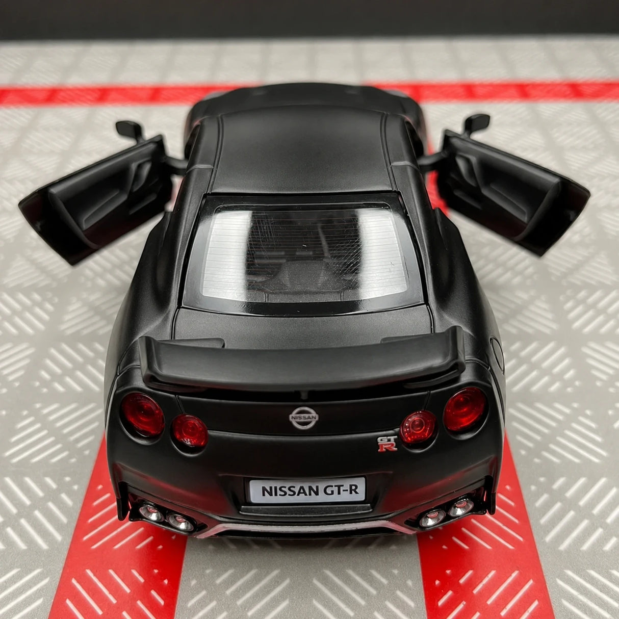 Nissan 2007 GT-R R35 무광 블랙 1:36 – 다이캐스트 디스플레이 모델 다이캐스트