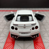 Nissan 2007 GT-R R35 أبيض 1:36 – نموذج عرض معدني مصبوب
