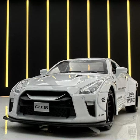 Nissan 2017 GT-R R35 LP Works White 1:32 – Druckguss-Display-Modell, Druckguss