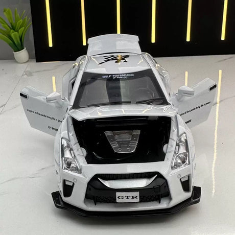 Nissan 2017 GT-R R35 LP Works White 1:32 – Druckguss-Display-Modell, Druckguss