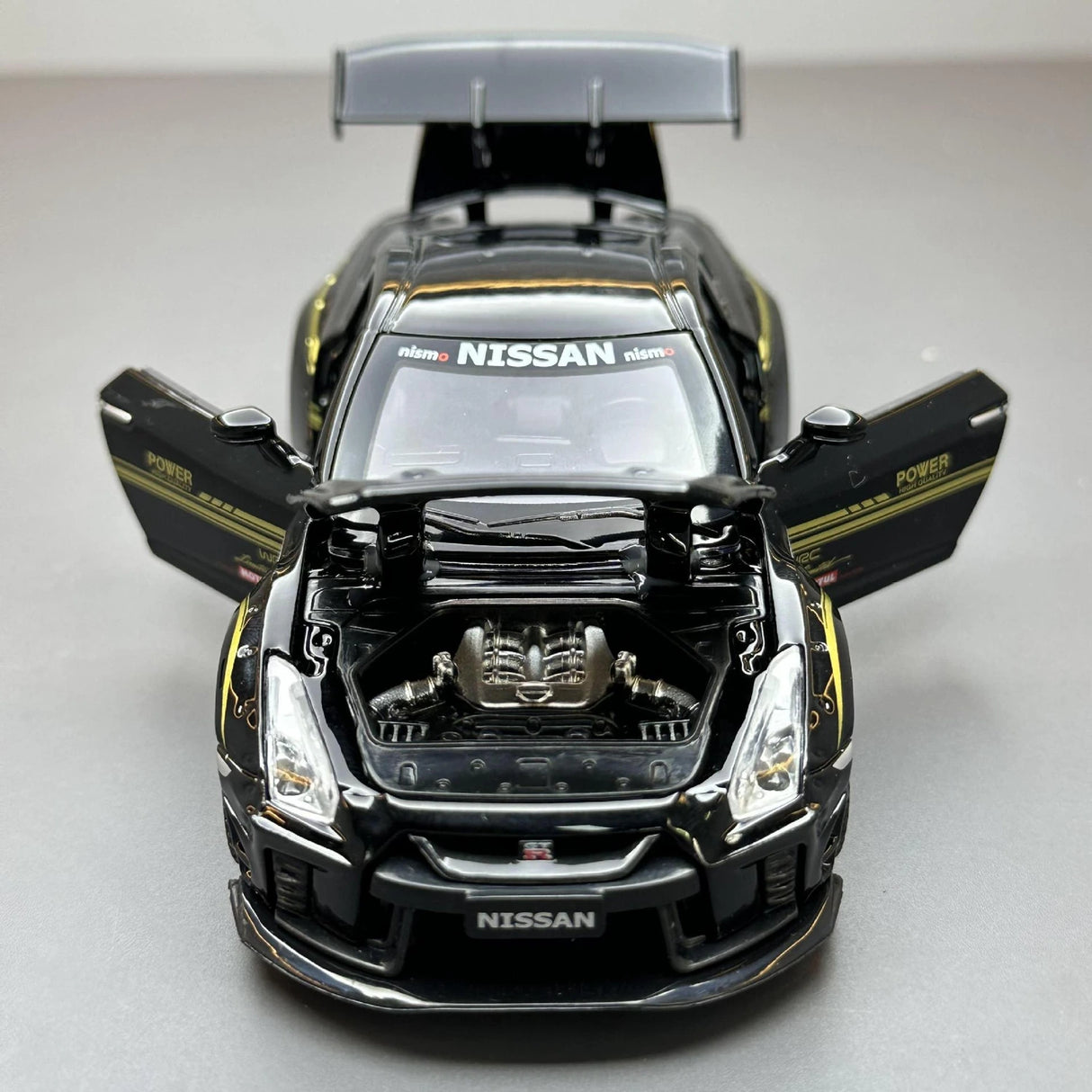 Nissan 2017 GT-R R35 Nismo Schwarze 1:32 – Druckguss-Display-Modell in Druckguss
