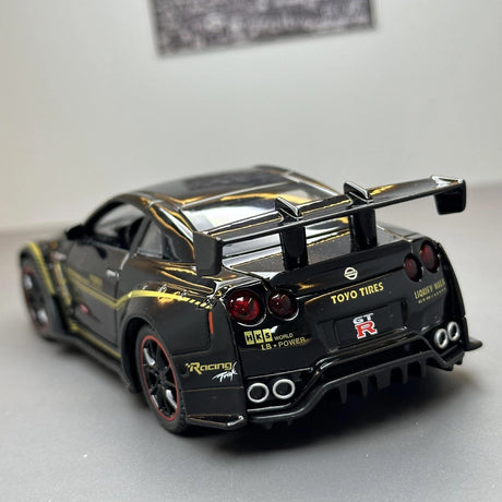 Nissan 2017 GT-R R35 Nismo Schwarze 1:32 – Druckguss-Display-Modell in Druckguss