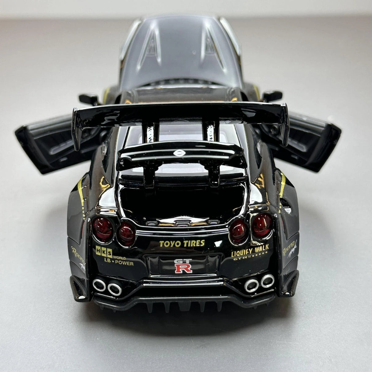 Nissan 2017 GT-R R35 Nismo Schwarze 1:32 – Druckguss-Display-Modell in Druckguss