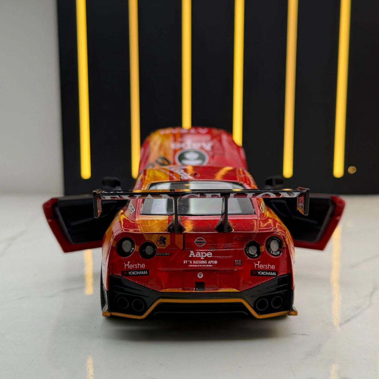 Nissan 2017 GT-R R35 Rennlackierung Rot Aape Lackierung 1:32 – Druckguss-Displaymodell Druckguss