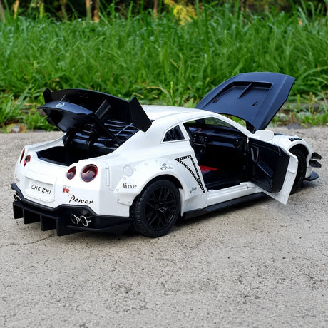 Nissan 2017 GT-R R35 wit 1:24 – diecast displaymodel