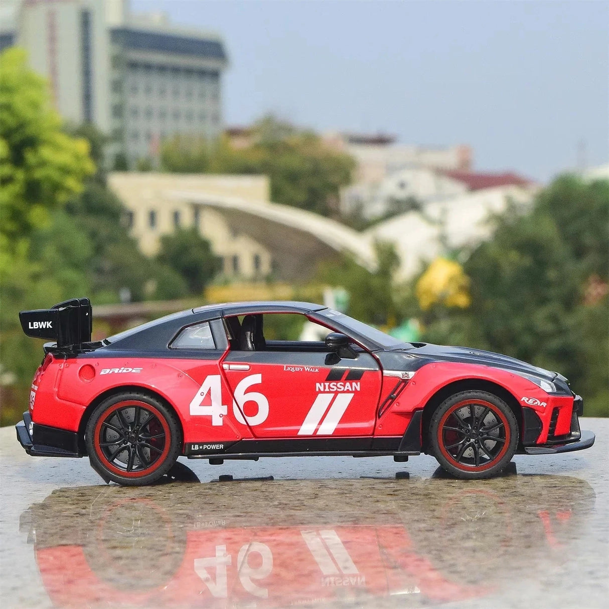 Nissan 2017 GT-R R35 Widebody rood #46 1:24 diecast displaymodel - aanzicht 4