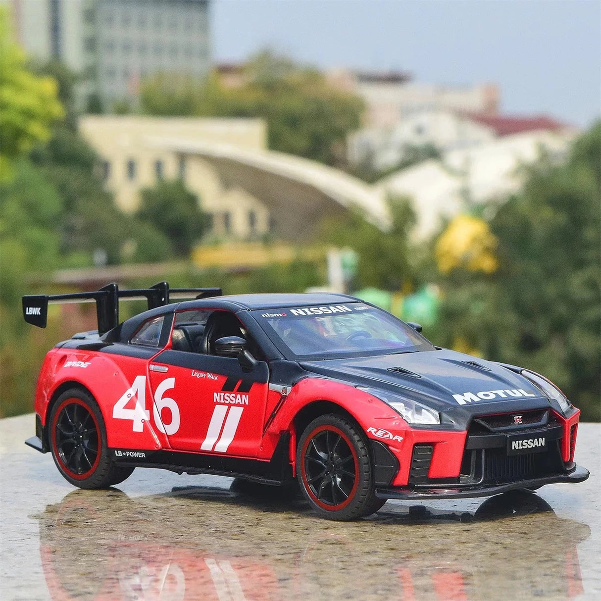Nissan 2017 GT-R R35 Widebody rood #46 1:24 diecast displaymodel - aanzicht 5