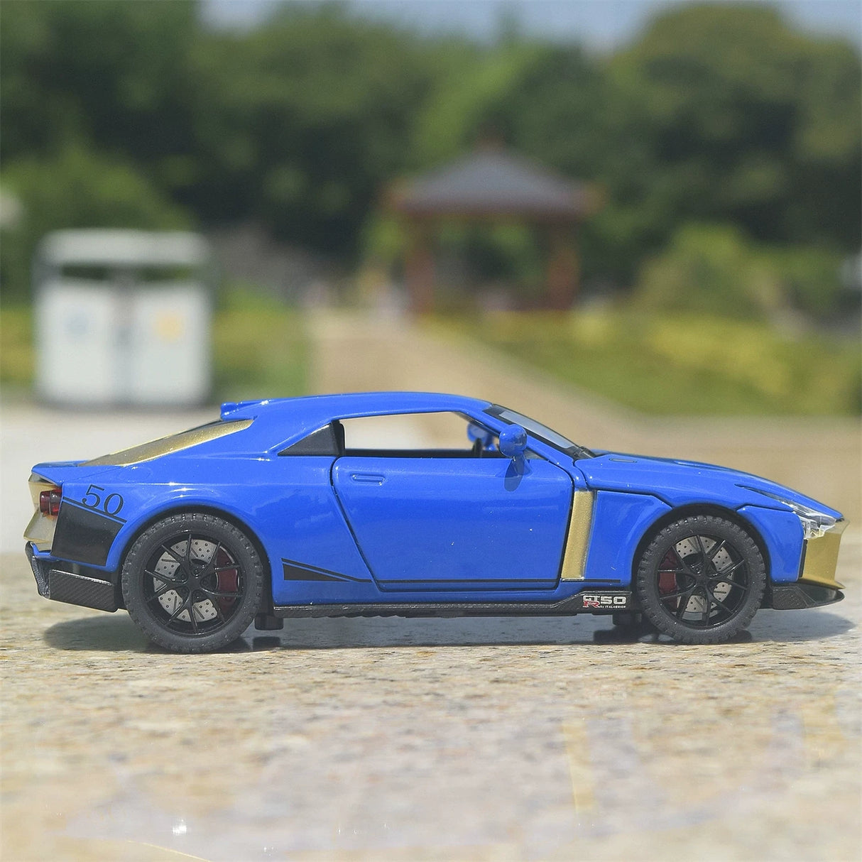 Nissan 2018 GT-R50 från Italdesign blå 1:32 – pressgjuten visningsmodell