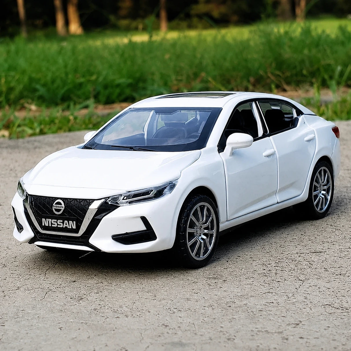 Nissan 2020 Sylphy White 1:32 – Druckguss-Display-Modell in Druckguss