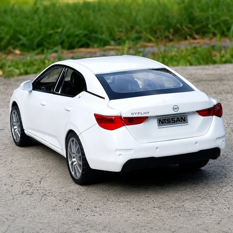 Nissan 2020 Sylphy White 1:32 – Druckguss-Display-Modell in Druckguss