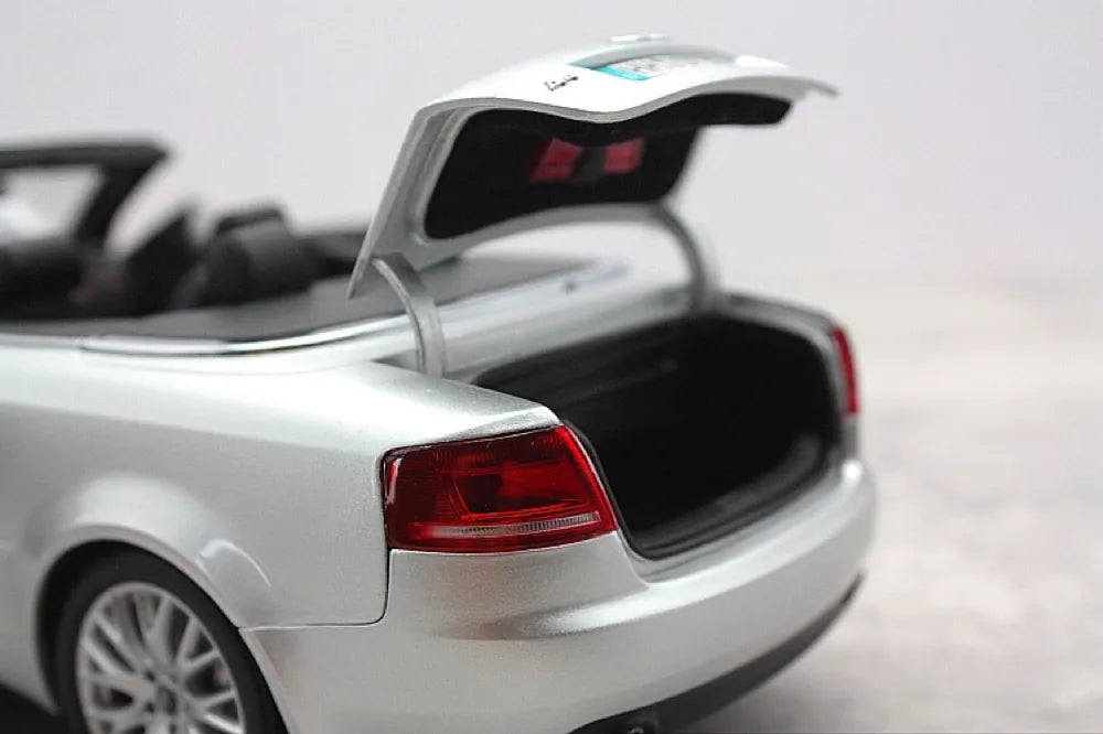 [Norev] 1:18 Audi 2006 A4 B7 3.2 Cabriolet argent voiture miniature Die-Cast