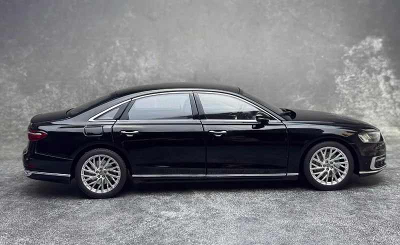 [Norev] 1:18 Audi 2018 A8L W12 Black Model Car Die-Cast