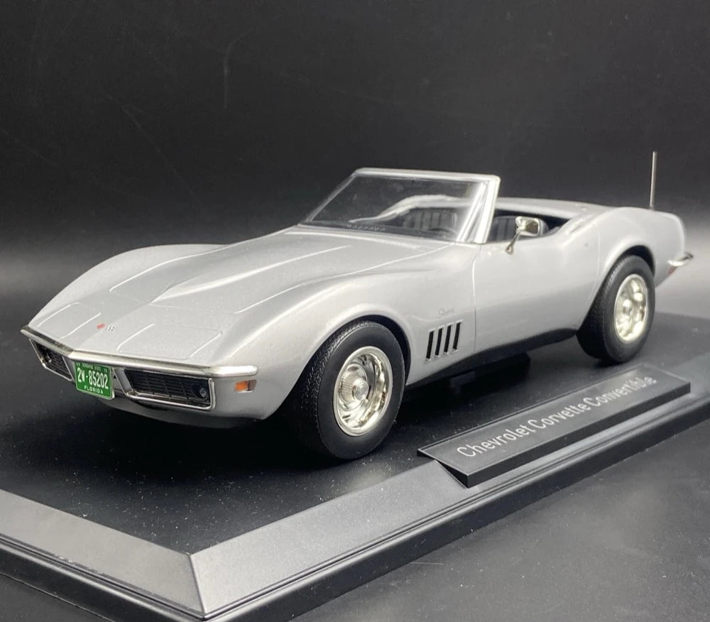 [Norev] 1:18 Chevrolet 1969 Corvette C3 Convertible シルバー モデルカー レジン