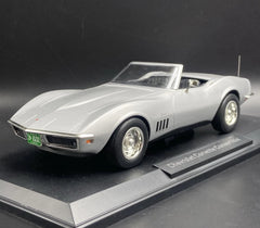 [Norev] 1:18 Chevrolet 1969 Corvette C3 Convertible シルバー モデルカー レジン